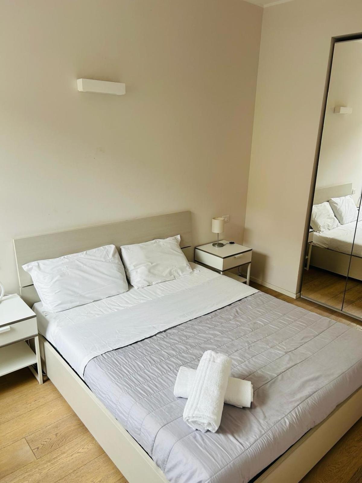 Easy Room Italy Milano Esterno foto